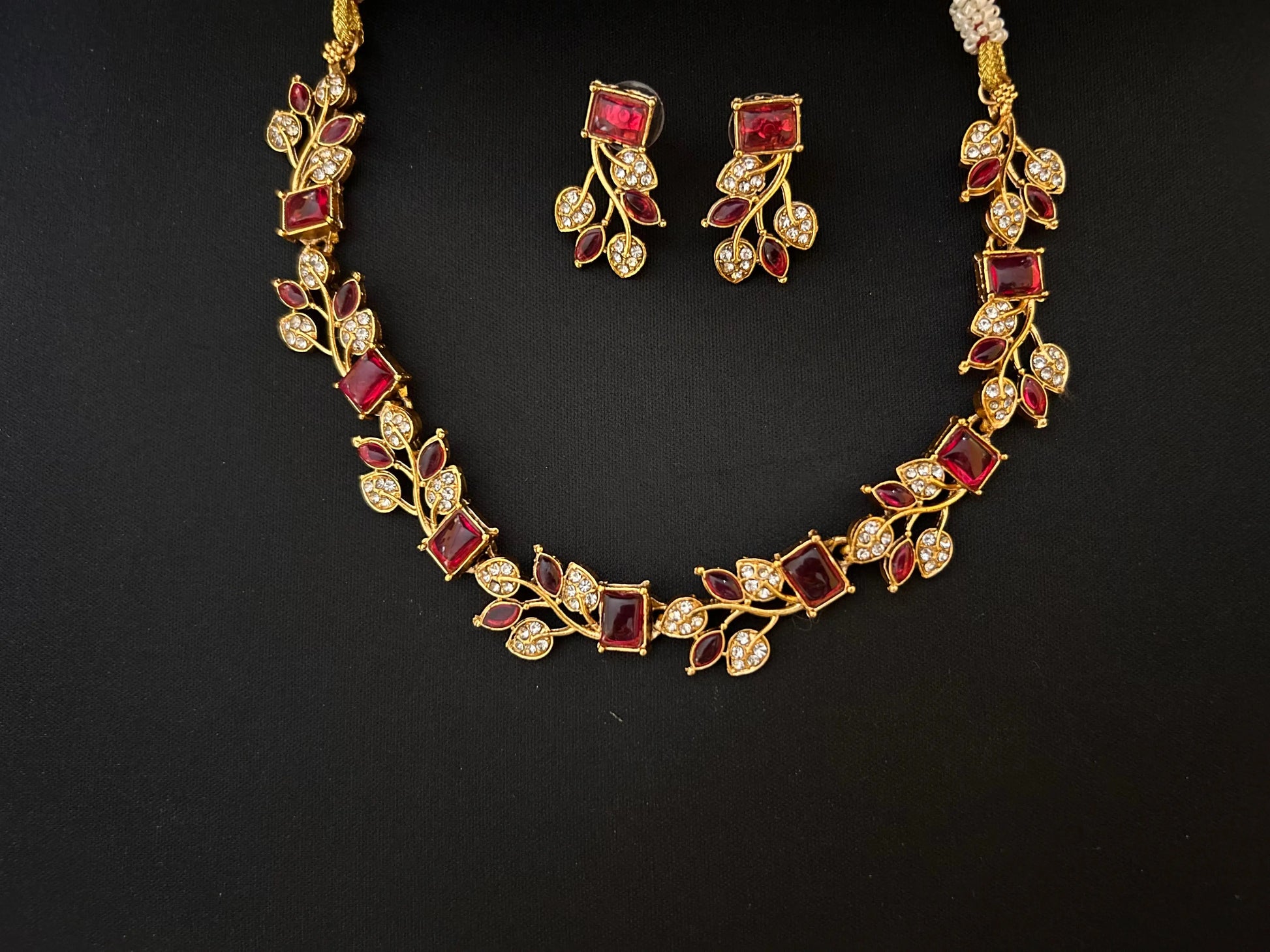 Leaf design with stone Mandira Silks