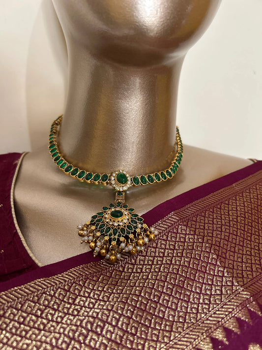 Green stone short necklace Mandira Silks