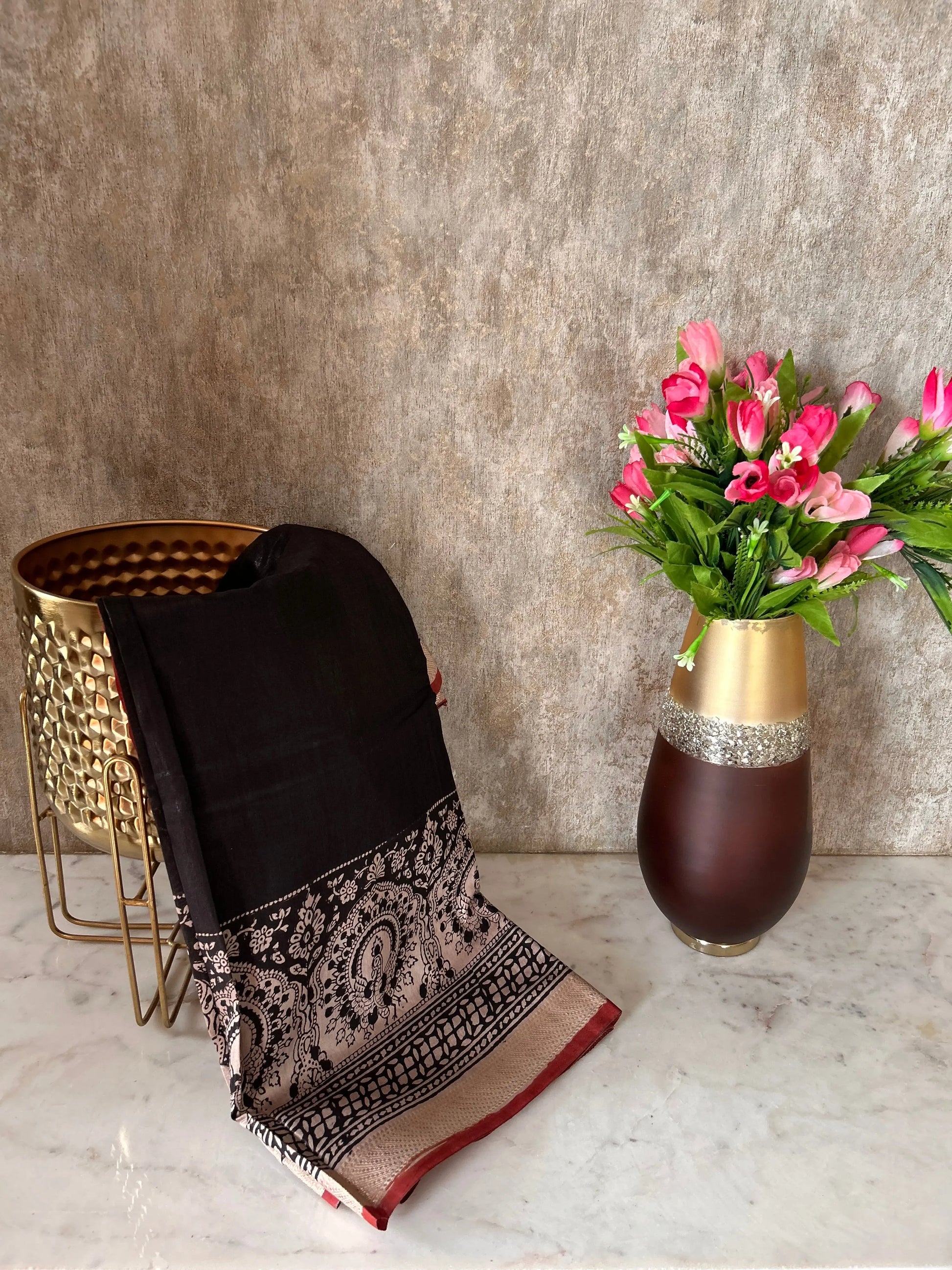Red and Black combo color Bagru Printed Chanderi Blended Cotton Saree with Maheswari Border Mandira Silks