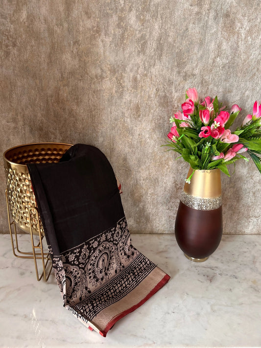 Red and Black combo color Bagru Printed Chanderi Blended Cotton Saree with Maheswari Border Mandira Silks