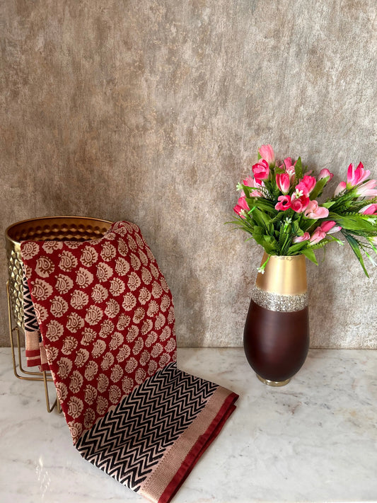 Red and Black combo color Bagru Printed Chanderi Blended Cotton Saree with Maheswari Border Mandira Silks